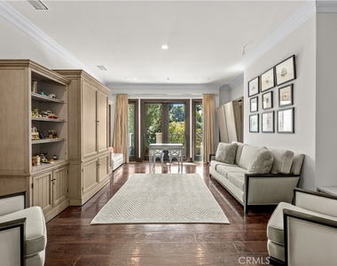 1210 Chantilly - Photo Thumbnail 27