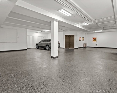1210 Chantilly - Photo Thumbnail 35