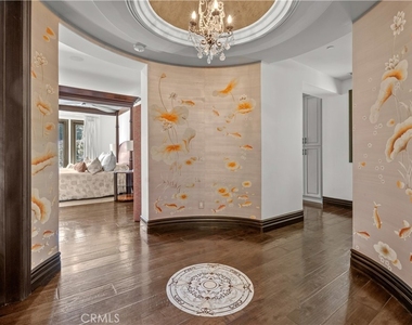 1210 Chantilly - Photo Thumbnail 17