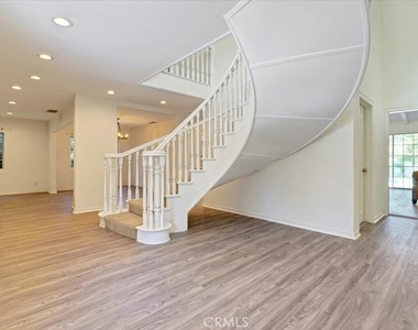 5224 Woodlake - Photo Thumbnail 5