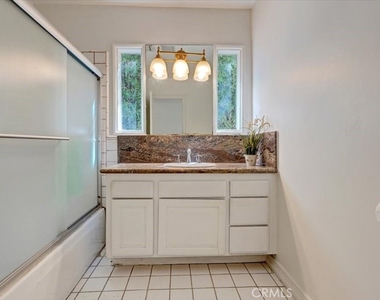 5224 Woodlake - Photo Thumbnail 14