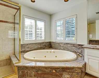 5224 Woodlake - Photo Thumbnail 26