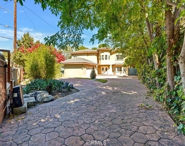 5224 Woodlake - Photo Thumbnail 2