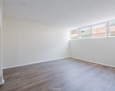 432 S Sierra Madre Boulevard - Photo Thumbnail 21