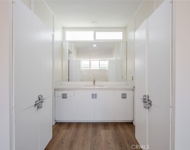 432 S Sierra Madre Boulevard - Photo Thumbnail 24