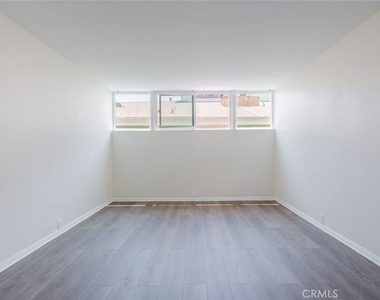 432 S Sierra Madre Boulevard - Photo Thumbnail 22