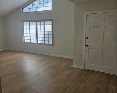 6801 Glen Drive - Photo Thumbnail 1