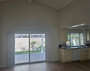 6801 Glen Drive - Photo Thumbnail 5