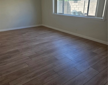 6801 Glen Drive - Photo Thumbnail 10