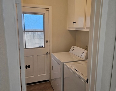 6801 Glen Drive - Photo Thumbnail 9