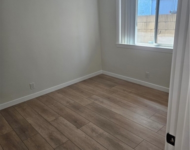 6801 Glen Drive - Photo Thumbnail 8