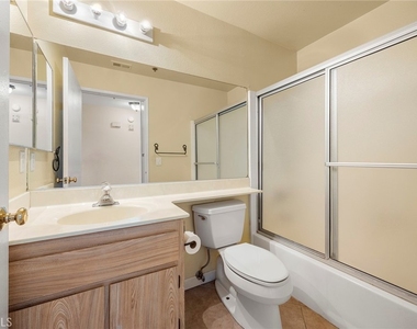 409 Utica - Photo Thumbnail 13
