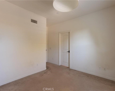 710 E Valencia - Photo Thumbnail 12
