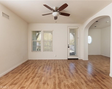 710 E Valencia - Photo Thumbnail 4