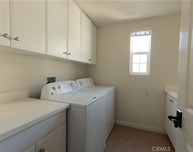 710 E Valencia - Photo Thumbnail 7