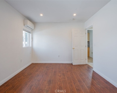 10407 Mcclemont Avenue - Photo Thumbnail 11