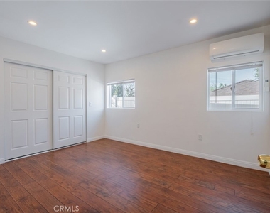 10407 Mcclemont Avenue - Photo Thumbnail 9