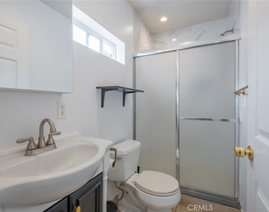 10407 Mcclemont Avenue - Photo Thumbnail 8