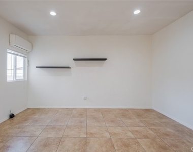 10407 Mcclemont Avenue - Photo Thumbnail 6