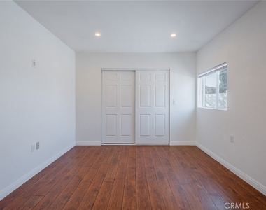 10407 Mcclemont Avenue - Photo Thumbnail 10