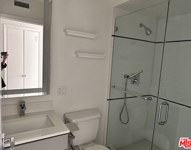 4770 Edgewood - Photo Thumbnail 2