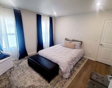 4770 Edgewood - Photo Thumbnail 9