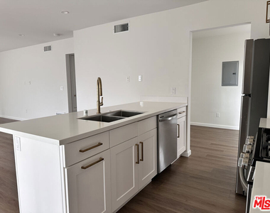4770 Edgewood - Photo Thumbnail 3