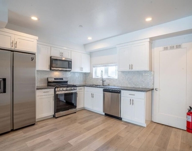 608 N Gramercy Place - Photo Thumbnail 1