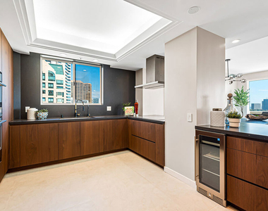 10550 Wilshire Boulevard - Photo Thumbnail 9