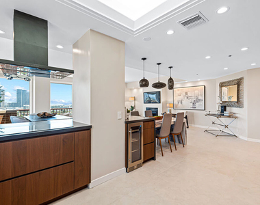 10550 Wilshire Boulevard - Photo Thumbnail 10