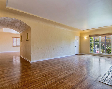 1071 S Cloverdale Avenue - Photo Thumbnail 6