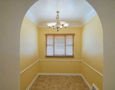 1071 S Cloverdale Avenue - Photo Thumbnail 17