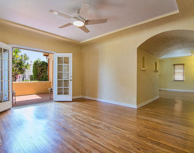 1071 S Cloverdale Avenue - Photo Thumbnail 11