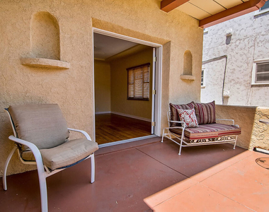 1071 S Cloverdale Avenue - Photo Thumbnail 15