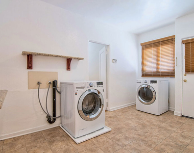 1071 S Cloverdale Avenue - Photo Thumbnail 38