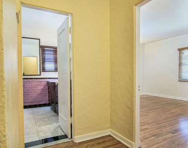 1071 S Cloverdale Avenue - Photo Thumbnail 25