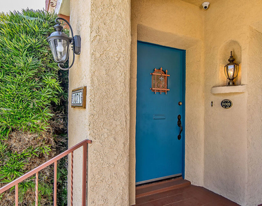 1071 S Cloverdale Avenue - Photo Thumbnail 4