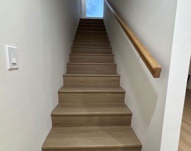 15147 Otsego Street - Photo Thumbnail 13