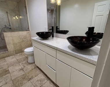 15147 Otsego Street - Photo Thumbnail 2