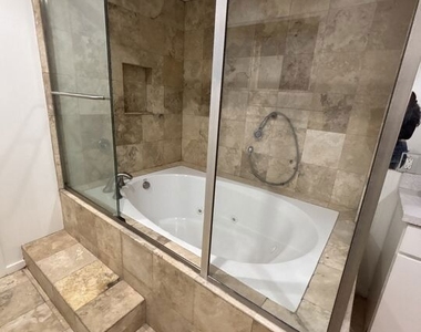 15147 Otsego Street - Photo Thumbnail 4