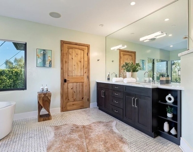 2841 Montcalm Avenue - Photo Thumbnail 24