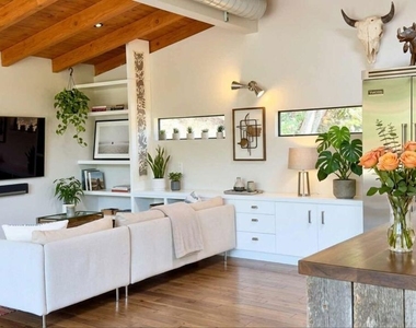 19562 Cave Way - Photo Thumbnail 5