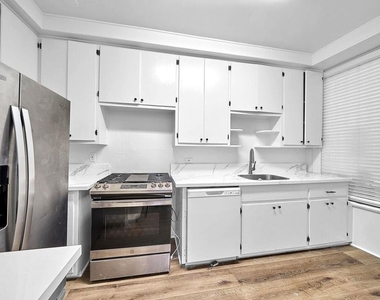 154 N Edgemont Street - Photo Thumbnail 2