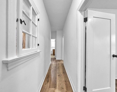 154 N Edgemont Street - Photo Thumbnail 7