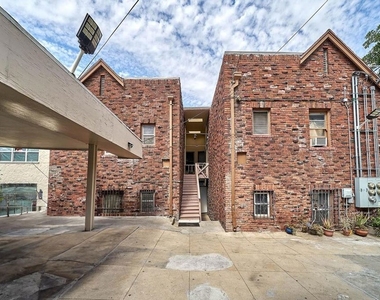 154 N Edgemont Street - Photo Thumbnail 12