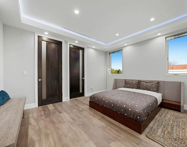 14817 Otsego Street - Photo Thumbnail 17
