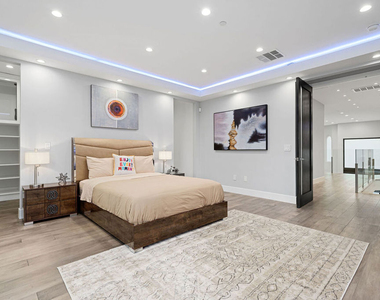 14817 Otsego Street - Photo Thumbnail 15