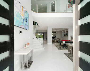 14817 Otsego Street - Photo Thumbnail 5