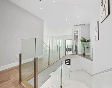 14817 Otsego Street - Photo Thumbnail 12