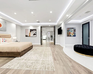 14817 Otsego Street - Photo Thumbnail 14